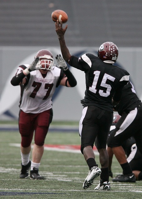 生了推搡 生了推搡